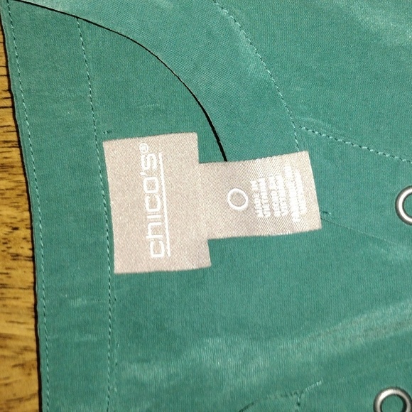 Chico's Christmas Top Bundle Red Turtle Neck and Green 3/4 Sleeve 0/S - Picture 10 of 10